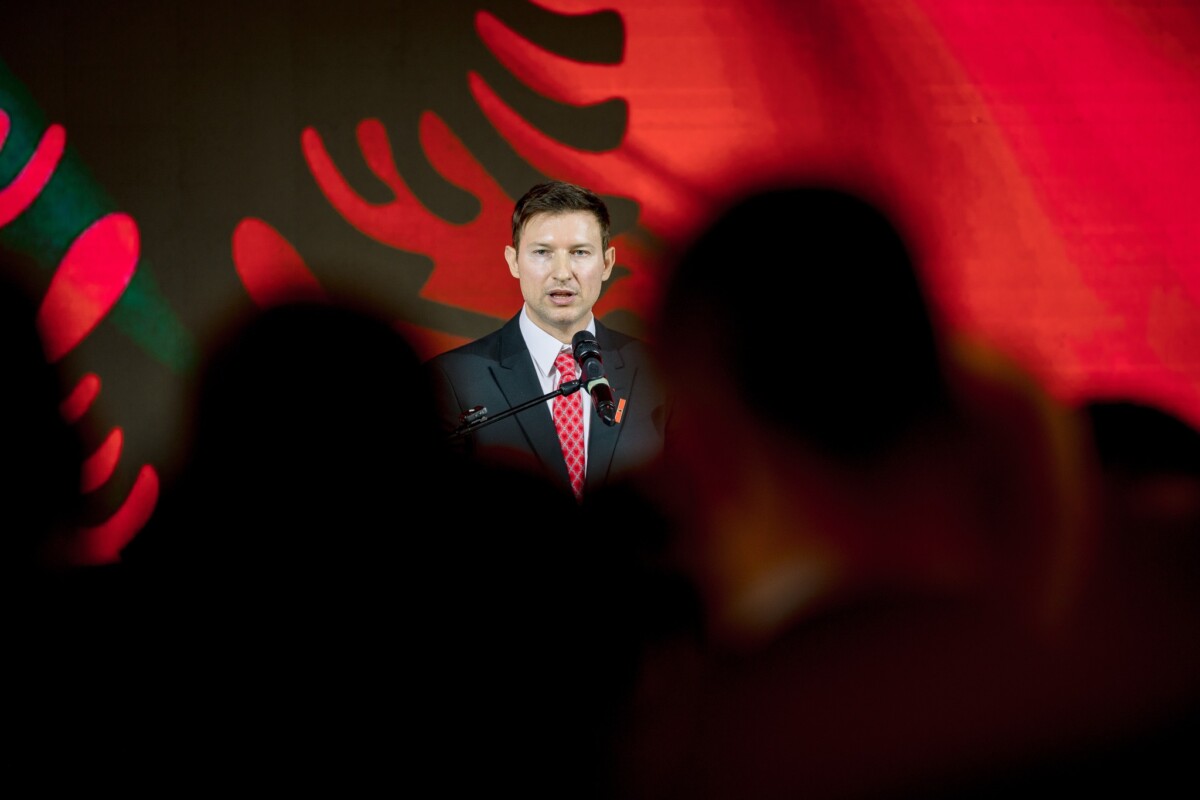 Kush ia luhati karrigen ambasadorit Mediani në Shkup   Ministria e Jashtme Shqiptare  Komentet në media nuk pasqyrojnë realitetin