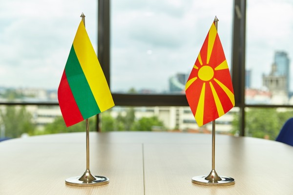 Maqedonia e Veriut do të hapë ambasadë në Lituani
