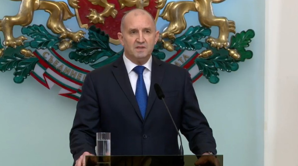 rumen-radev-mori-mandatin-per-formimin-e-qeverise-se-re-qeveria-e-tij-do-te-kete-4-zevendeskryeministra-dhe-18-ministra