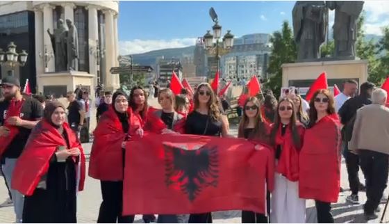 Protesta në Shkup  nis grumbullimi i protestuesve