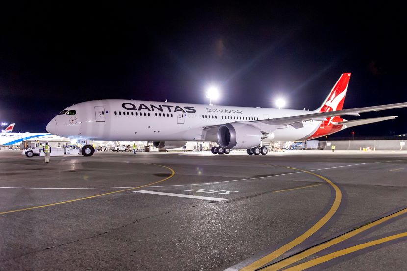 Pasagjeri kafshoi anëtarin e ekuipazhit  avioni i Qantas bëri ulje urgjente