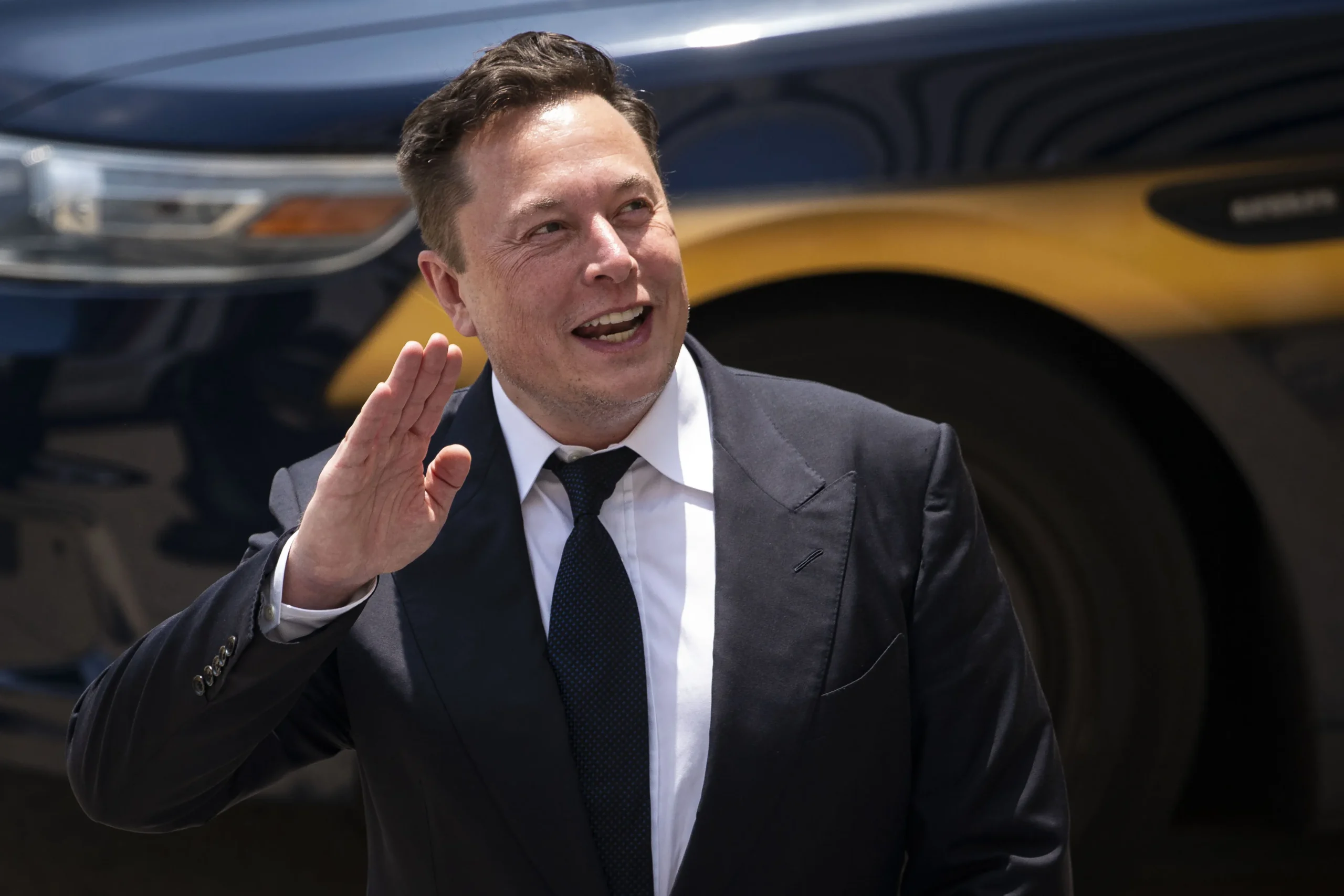 Elon Musk bëhet trilioneri i parë në botë