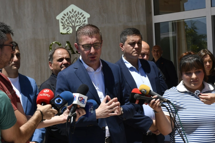 mickoski-pas-17-qershorit-fillojne-bisedimet-me-partneret-per-rikonstruimin-e-qeverise