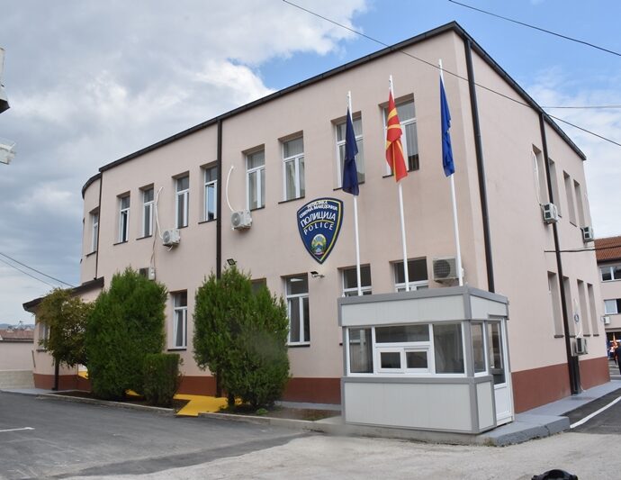 Arrestohet kumanovari  Policia  E mbajti të mbyllur një mik të tij  e detyroi të përdorte drogë dhe të kryente akte seksuale