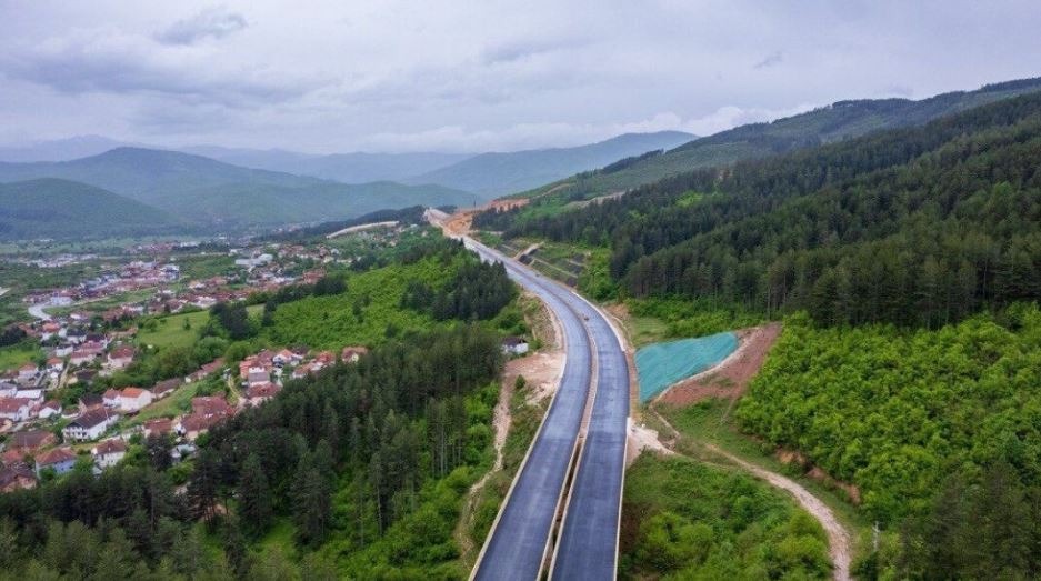 per-diten-e-pavaresise-do-te-hapet-nje-segment-autostrada-kercove-oher-pritet-te-perfundoje-ne-vitin-2027