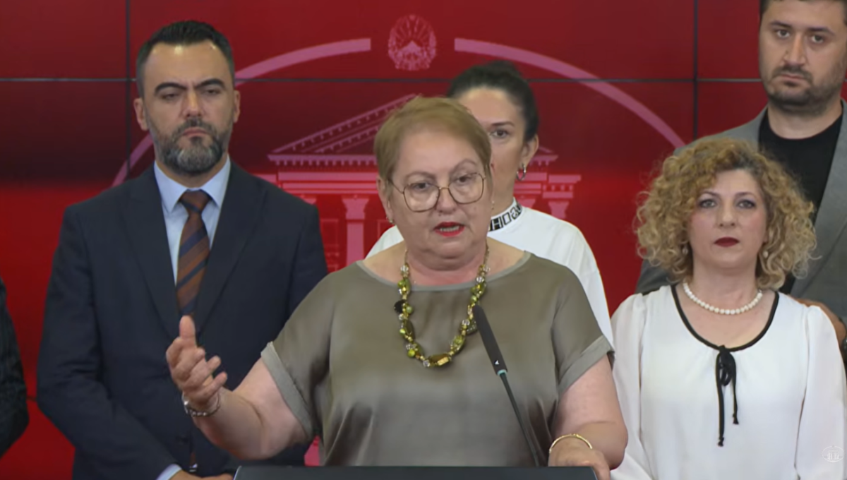 Viti përfundoi me mungesë të shumtë tekstesh shkollore  Janevska e kënaqur me punën e saj dy vjeçare në krye në Ministrisë së Arsimit