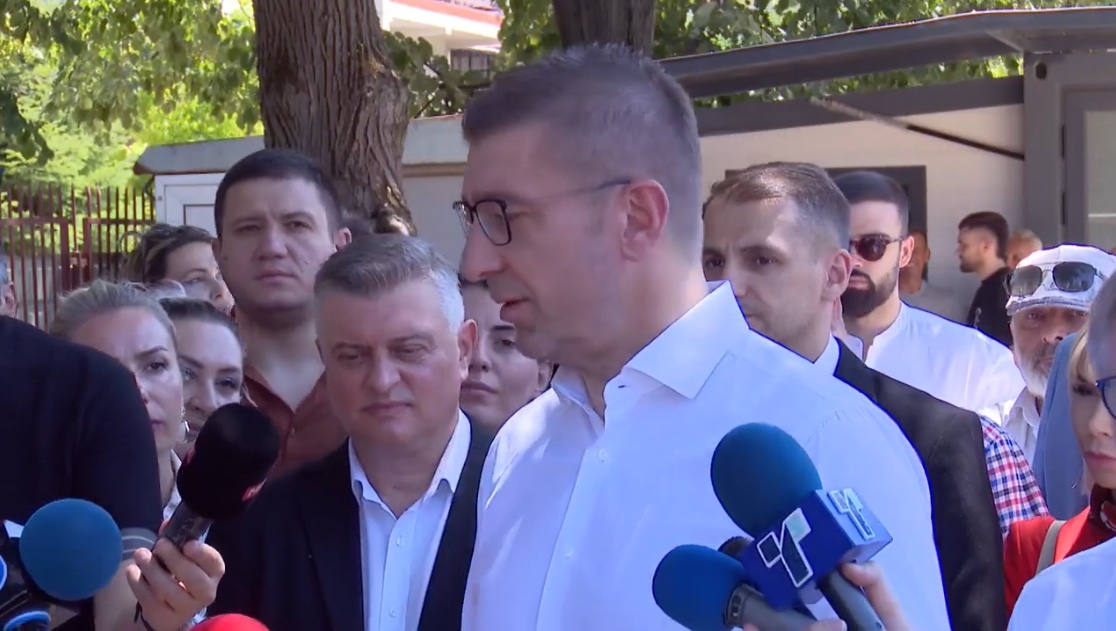 mickoski-deri-ne-fund-te-muajit-presim-qe-te-formalizohet-rekonstriumi-i-qeverise