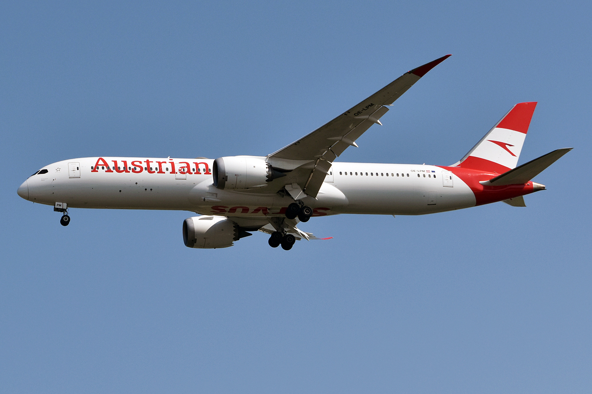Nikolloski  Nga sot Austrian Airlines fluturon në linjën Vjenë   Ohër  hap i madh për zhvillimin e aeroportit të Ohrit