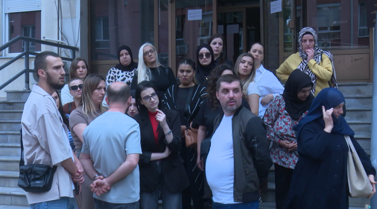 punonjesit-e-klinikes-se-femijeve-protestojne-per-pagat-e-papaguara-ministria-aliu-s-ka-pagesa-retroaktive-drejtoret-te-mos-japin-shpresa-te-rrejshme