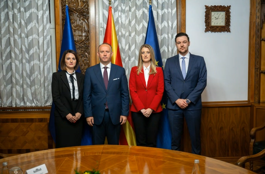 Katerina Zajkovska zyrtarisht anëtare e KSHPK së  Dha deklaratë solemne para kryeparlamentarit Gashi