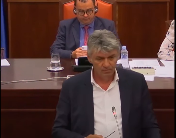 do-te-gjykoheni-neser-se-po-e-perkrahni-kete-ligj-sela-ligj-pa-kuota-etnike-as-nuk-duhet-te-diskutohet
