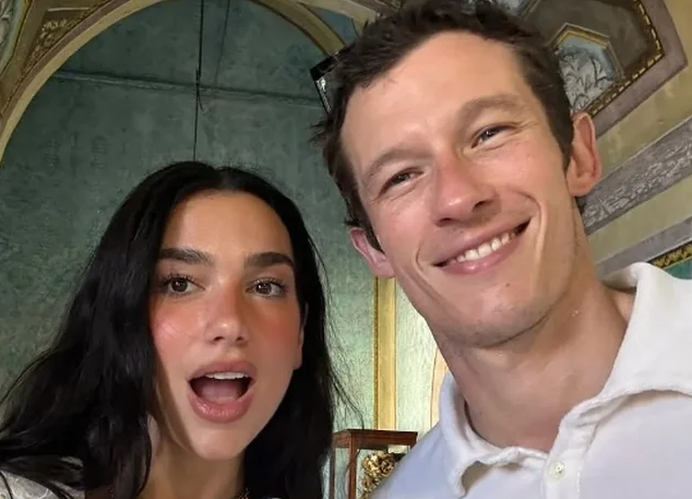 Pas dasmës  Callum Turner flet për jetën me Dua Lipën  Kemi një lidhje të veçantë 