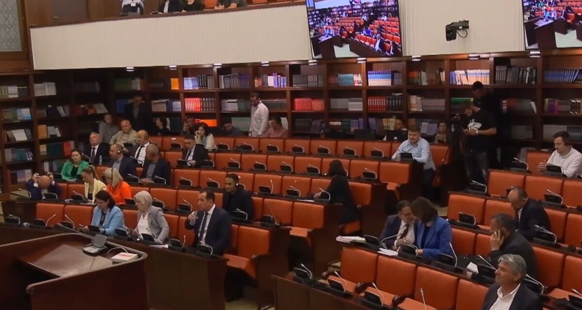 Përplasje në Komision për Ligjin e Përfaqësimit të Drejtë  Fronti Europian kërkon  Badenter absolut 