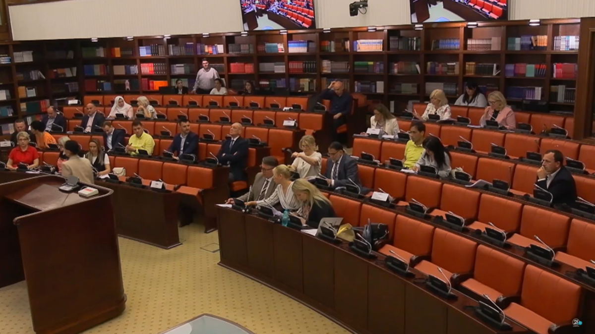 Përplasje e ashpër për ligjin për shërbimin gjyqësor  Shumica hodhi poshtë pothuajse të gjitha amendamentet e opozitës