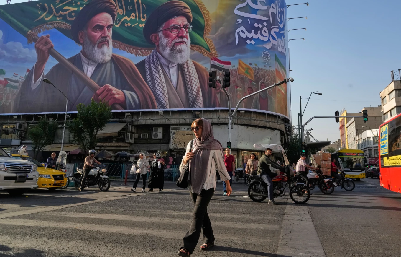 Garda iraniane paralajmëron se sulmet e SHBA së do të çojnë në ofensivë në shkallë të plotë