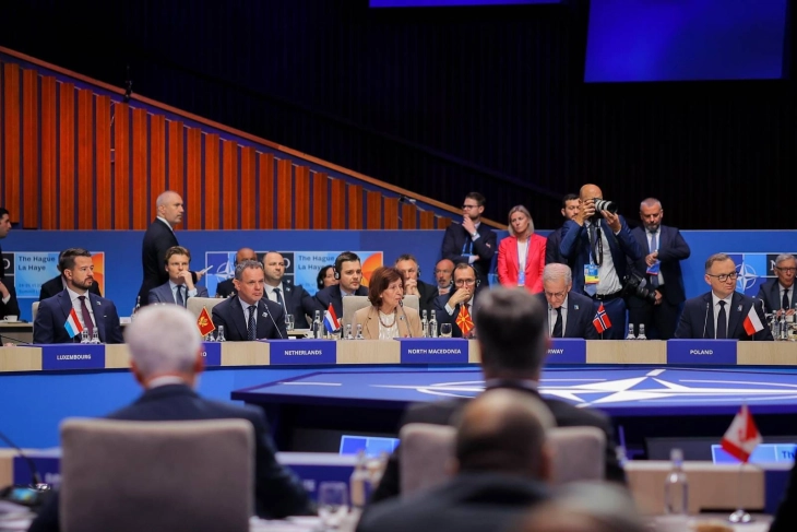 Presidentja Siljanovska Davkova dhe ministrat Misajllovski dhe Mucunski marrin pjesë në Samitin e NATO s në Ankara