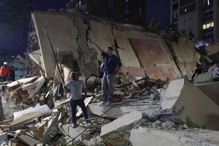 Shkon në 5 200 numri i viktimave nga tërmetet në Venezuelë