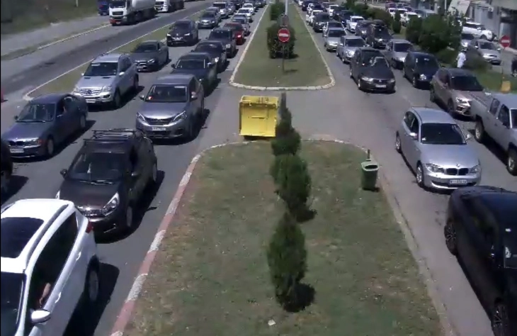 LAMM  Në pikën kufitare  Bogorodicë  pritet rreth 40 minuta