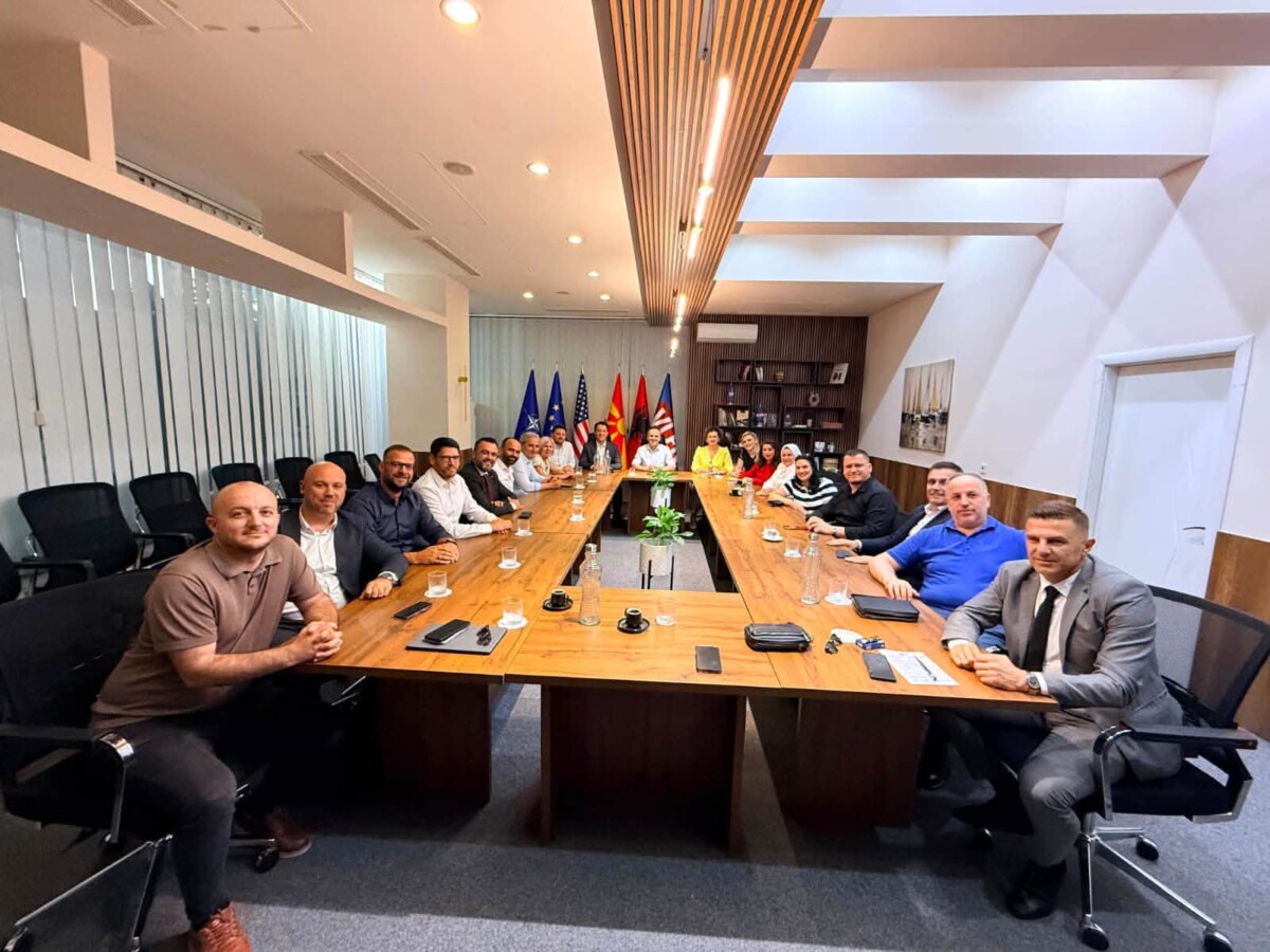 VLEN mbledh kryesinë qendrore   Marrëdhëniet me Shqipërinë dhe bashkëpunimi ndërshqiptar nuk guxojnë të bëhen viktimë e interesave të ngushta partiake 