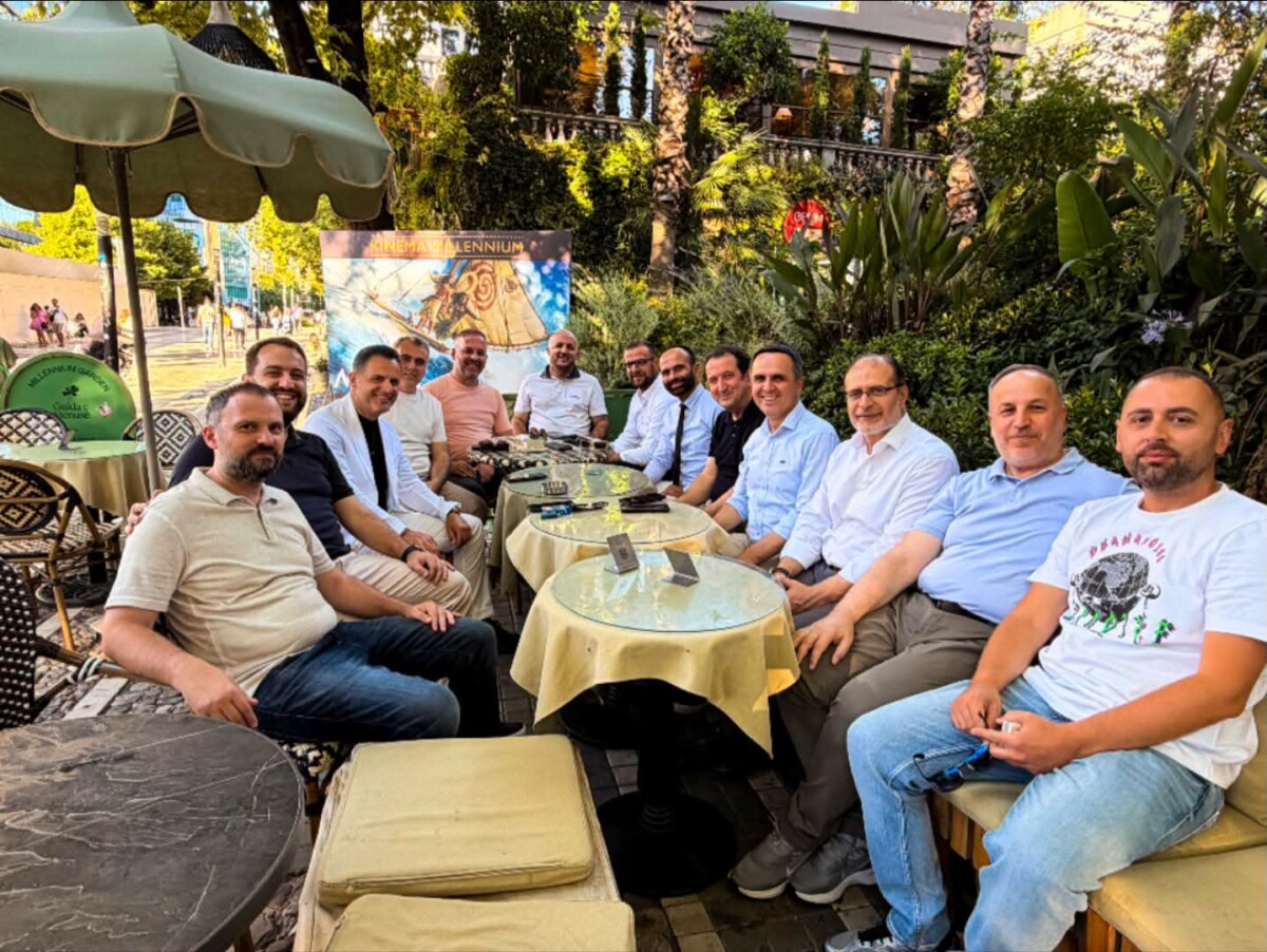 pjesetaret-e-vlen-it-ne-tirane