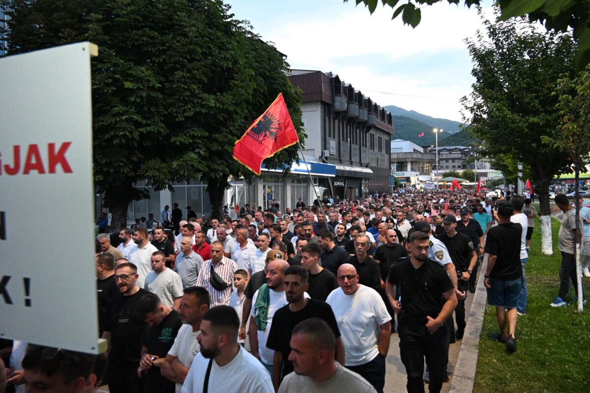 Protesta e dytë e BDI së për emrat e rrugëve në Tetovë  Kërkohet dorëheqja e Kasamit  paralajmërohen hapa të tjerë