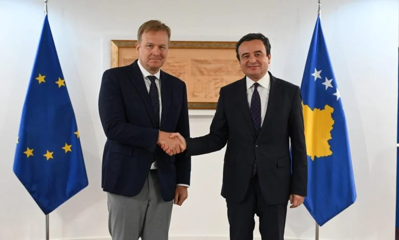Sorensen diskuton me Kurtin kthimin e gjyqtarëve dhe prokurorëve serbë