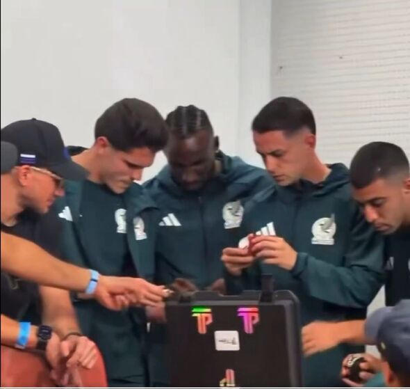 FIFA detyron Meksikën t i kthejë orët  Rolex  me vlerë 1 milion dollarë