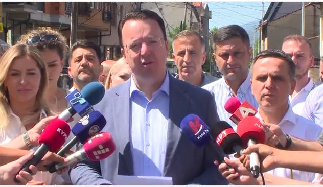 Nikolloski  Vitin e ardhshëm përfundojnë kilometrat e parë të autostradës Tetovë Gostivar  po punojmë edhe për lidhje hekurudhore të Shkupit me Shqipërinë