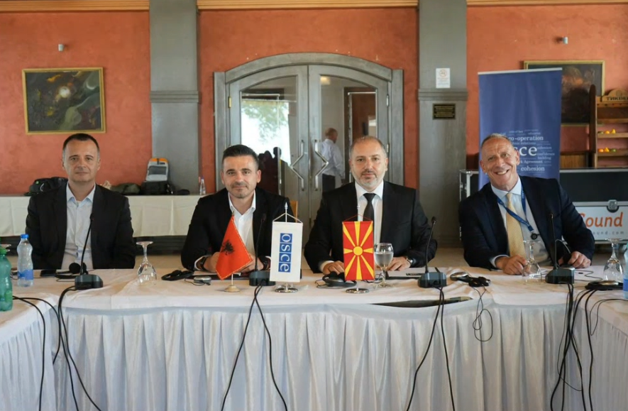 Maqedonia dhe Shqipëria forcojnë bashkëpunimin doganor  Protokoll i ri për kontrolle më të shpejta dhe tregti më të lehtësuar