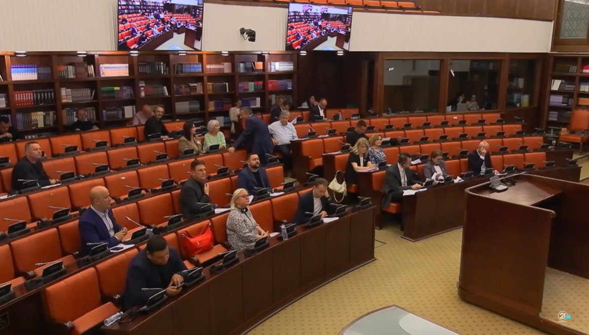 Debat amendamentesh për ribalancin e buxhetit  Opozita kërkon më shumë para për infrastrukturë   pushteti s pranon