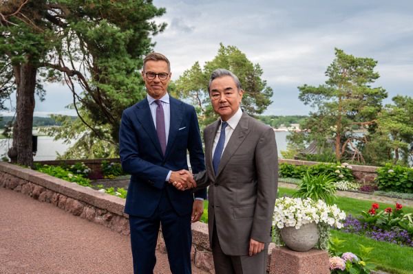 Kina dhe Finlanda bien dakord të forcojnë bashkëpunimin dhe të trajtojnë së bashku sfidat