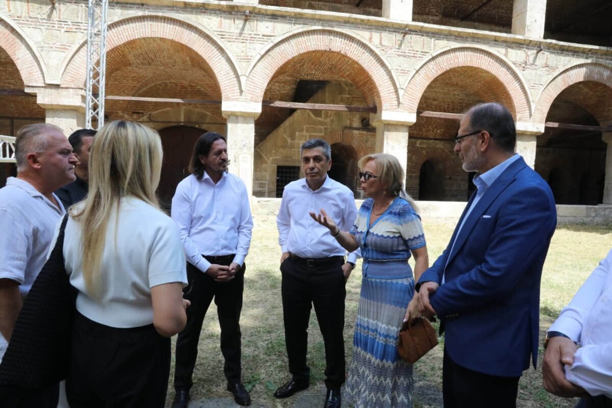 Nis festivali ndërkombëtar  Çarshia   Muzika bashkon kulturat në Shkup