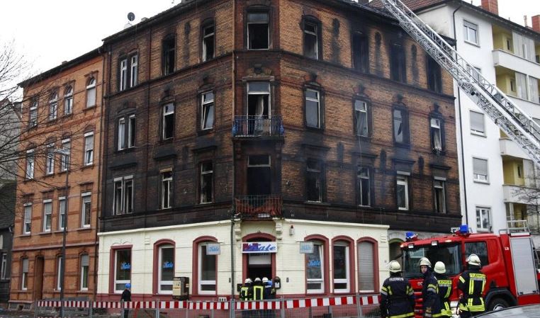 dy-te-vdekur-dhe-mbi-30-te-plagosur-nga-zjarri-ne-nje-spital-ne-gjermani