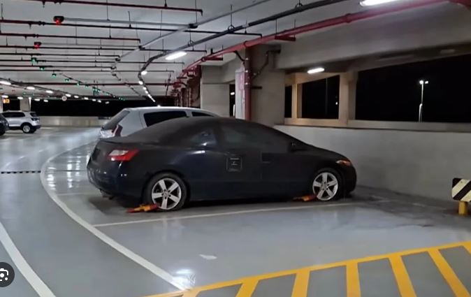 Vetura tash e 6 vjet qëndron në parkingun e aeroportit në Rio de Janeiro  borxhi arrin në 30 mijë euro