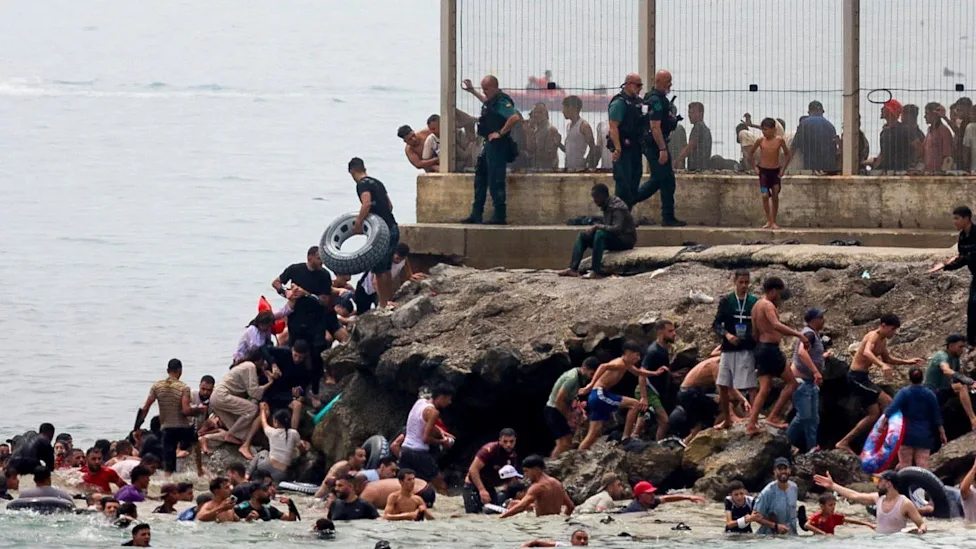 me-not-drejt-europes-qindra-emigrante-kalojne-detin-per-te-hyre-ne-spanje