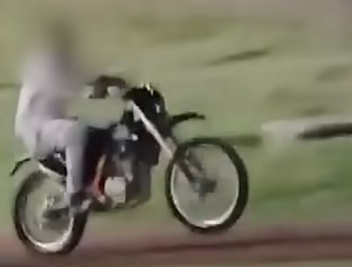 Pa patentë shoferi dhe pa targa  kapet i riu që bënte  akrobacione  me motoçikletë në Veles