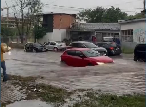 Reshjet e shiut  komuna e Çairit  Shërbimet komunale do të jenë në dispozicion gjatë gjithë natës për të reaguar ndaj çdo situate