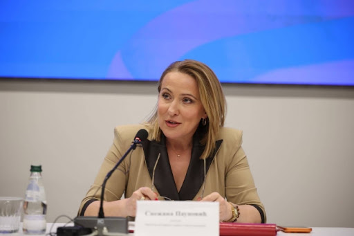 Paunoviq me pagë drejtoreshe në një institucion të mbyllur në Kosovë