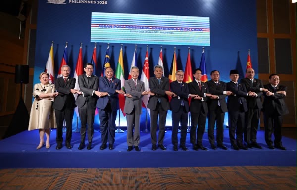 Kryediplomati kinez bën thirrje për bashkëpunim më të ngushtë Kinë ASEAN për të përballuar sfidat