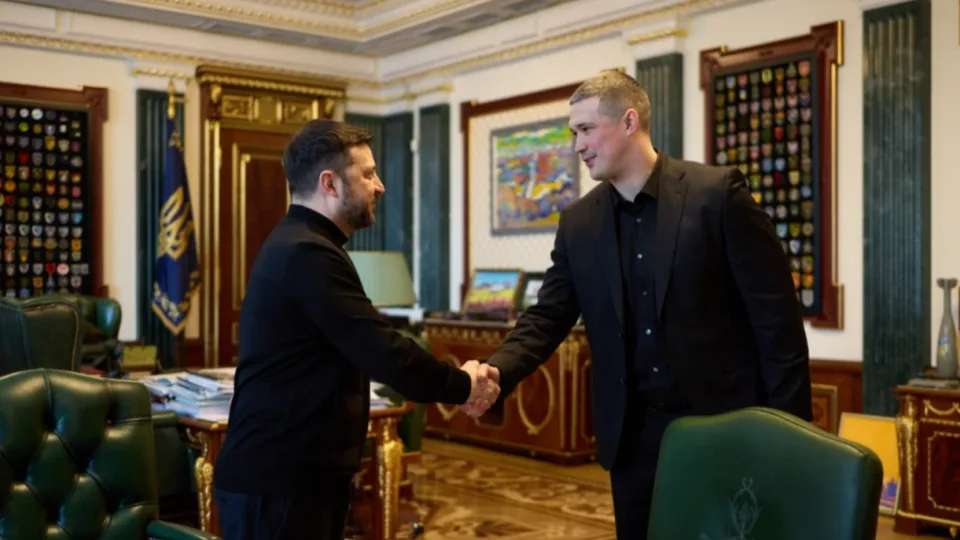 Zelensky e shkarkon ministrin e Mbrojtjes