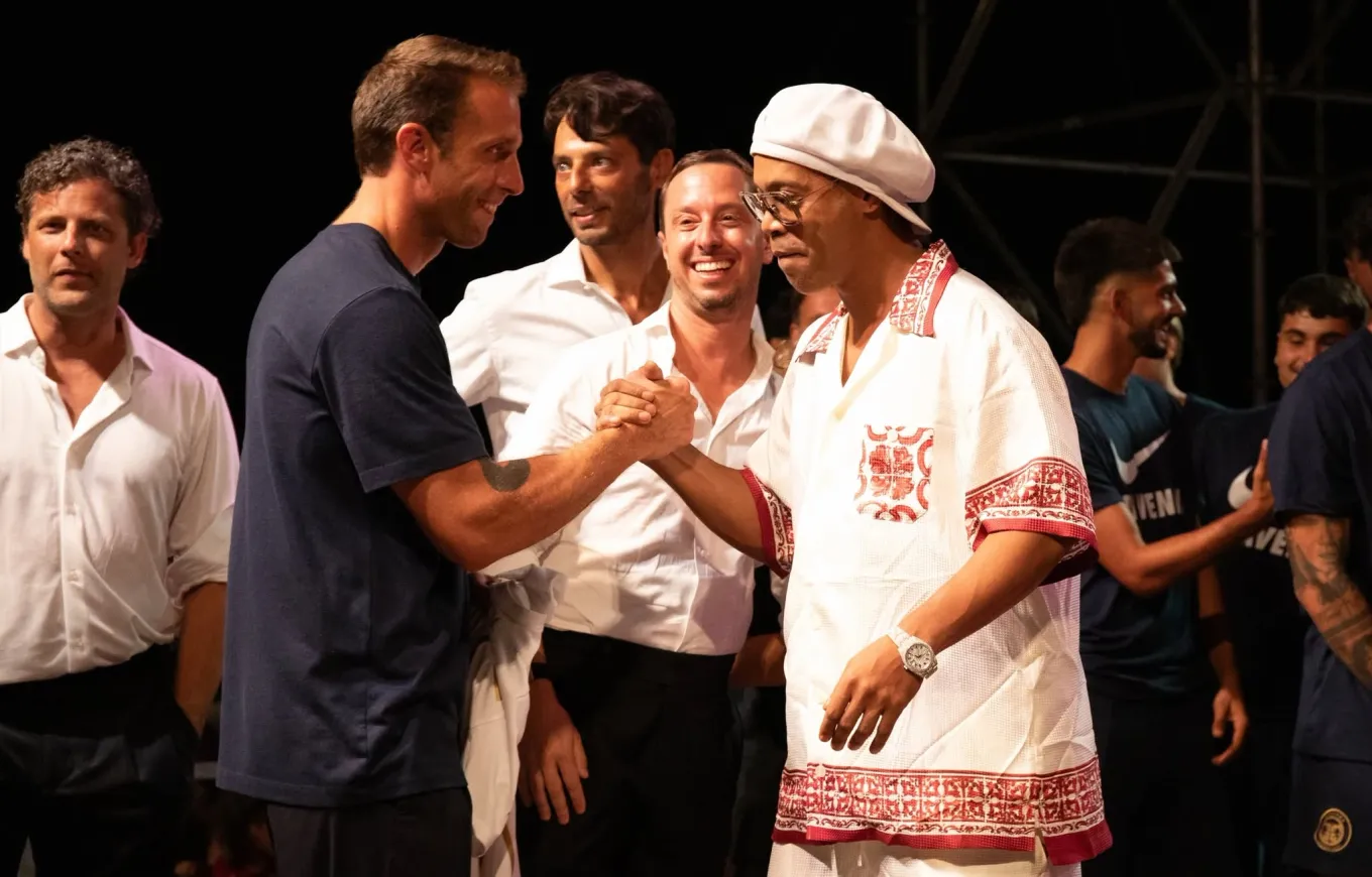 ronaldinho-kerkon-golin-e-300-te-me-rikthimin-ne-moshen-46-vjecare
