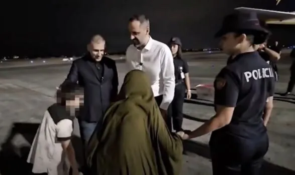 Pesë shqiptarë riatdhesohen nga Siria  mes tyre 3 të mitur