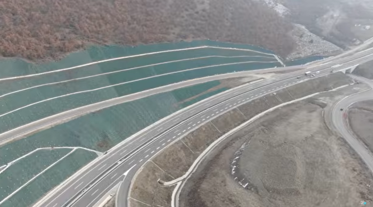 Shpronësimi s është mbyllur për autostradën Shkup Bllacë  Puna nis në terrenet e lira  shteti vazhdon procedurat për tokat e mbetura