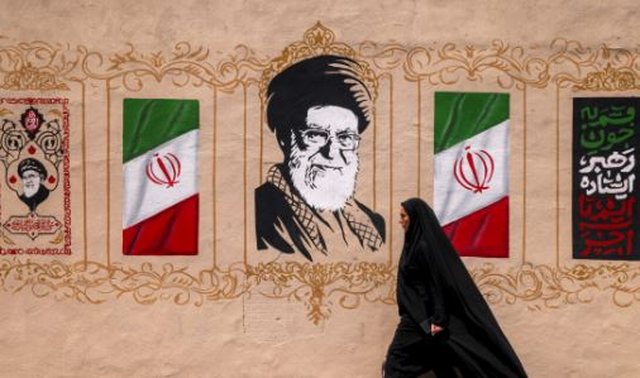 irani-vendos-kushtet-per-ngushticen-e-hormuzit-kerkon-heqjen-e-sanksioneve-dhe-kompensim-nga-shba-ja