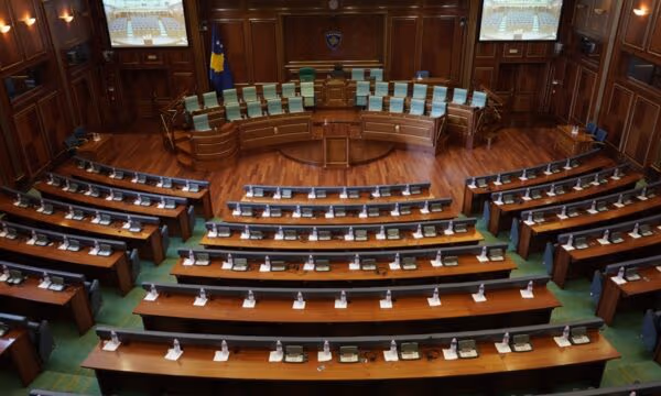 Deputetët e zgjedhur mblidhen sot për të konstituar Kuvendin e Kosovës
