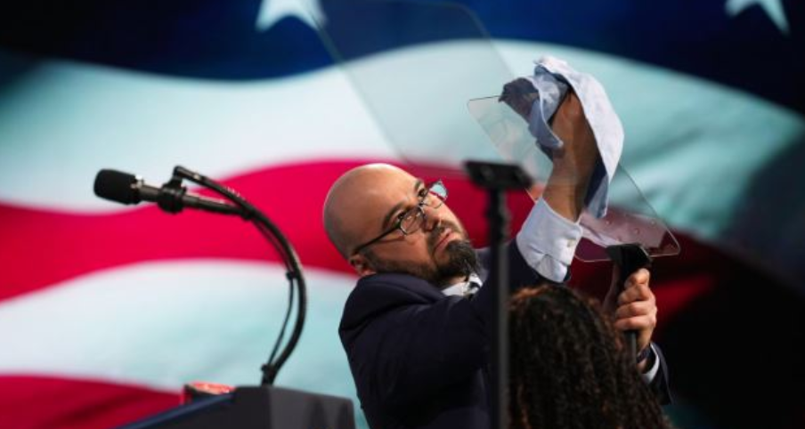Baste dhe fitime me fjalimet e Trump  Gjobitet tekniku i promterit  shiti informacionet zyrtare