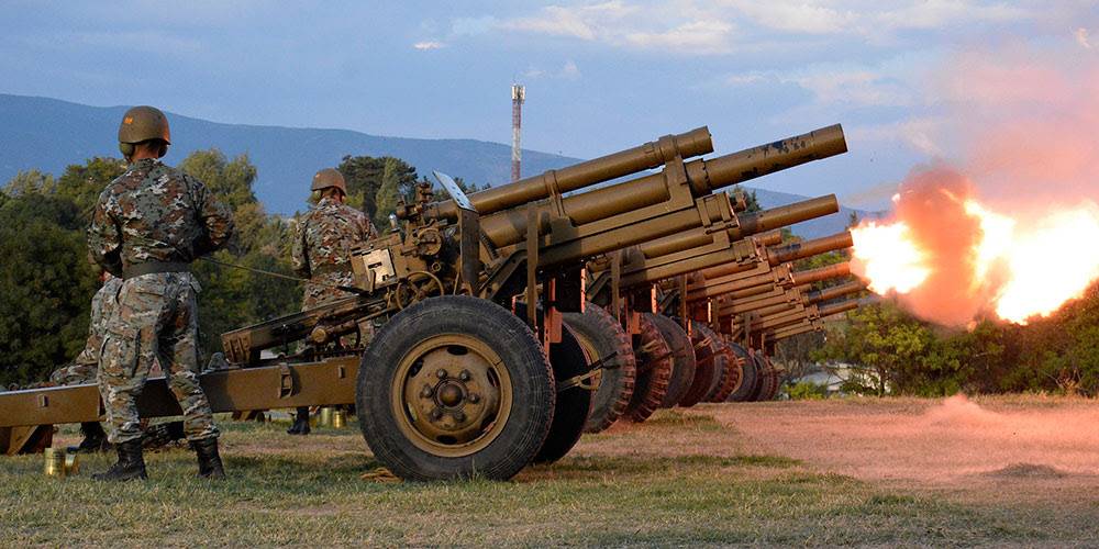 Do të ketë qitje artilerie në Shkup mos u shqetësoni  Armata e Maqedonisë feston 34 vjetorin