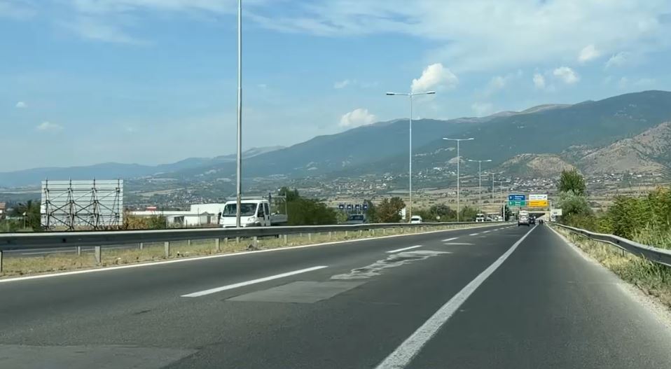 Qarkorja e Shkupit plot me gropa  Pritet rehabilitimi  por pa afat konkret