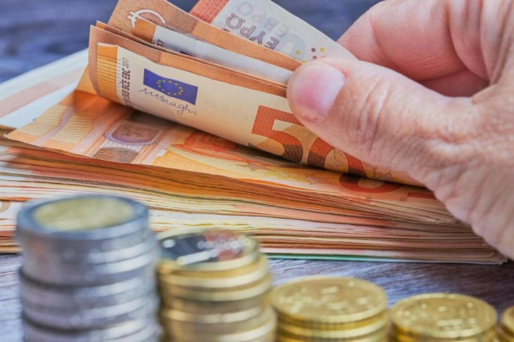 rezervat-valutore-ne-korrik-u-rriten-per-74-4-milione-euro