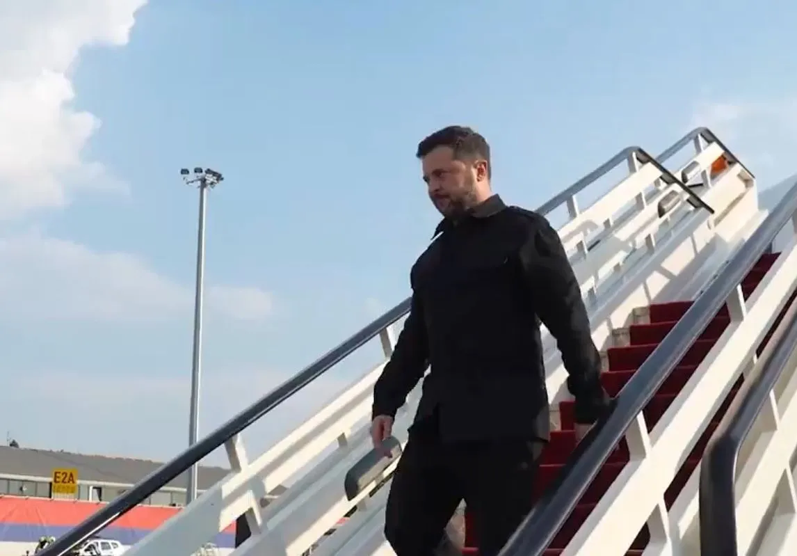 Zelensky mbërrin në Serbi  nesër takon Vuçiqin